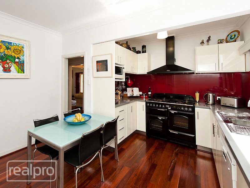 61 Cloister Avenue, Manning WA 6152