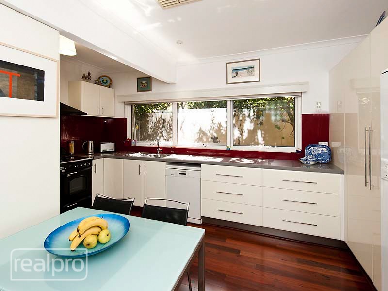 61 Cloister Avenue, Manning WA 6152