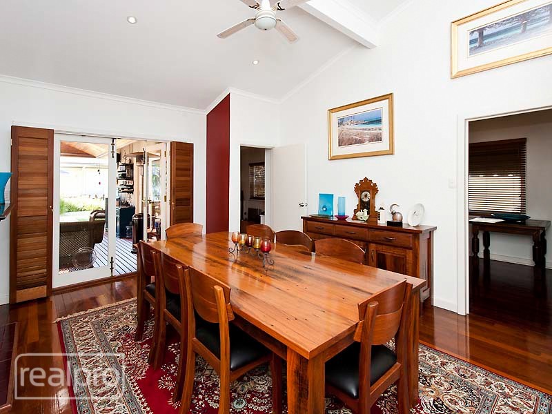 61 Cloister Avenue, Manning WA 6152