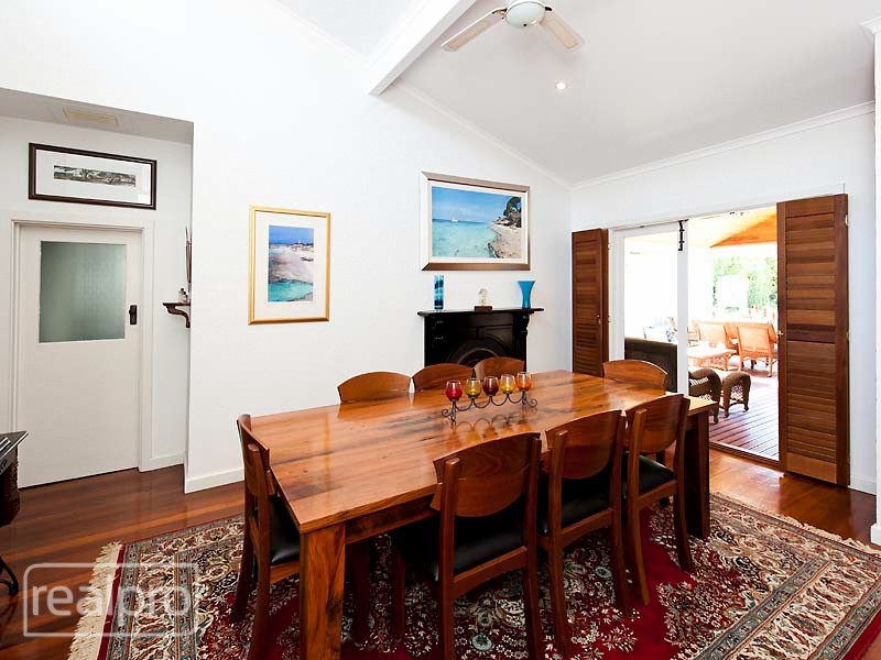 61 Cloister Avenue, Manning WA 6152