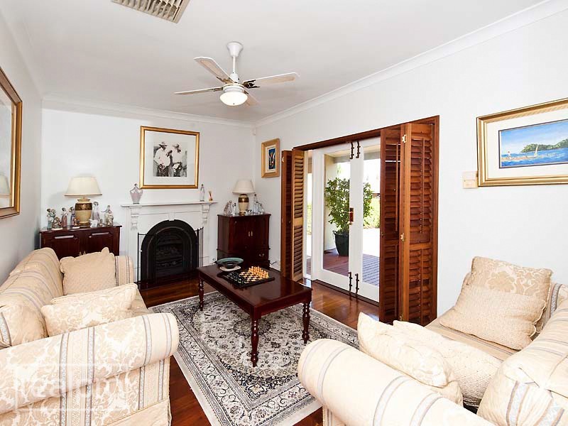 61 Cloister Avenue, Manning WA 6152