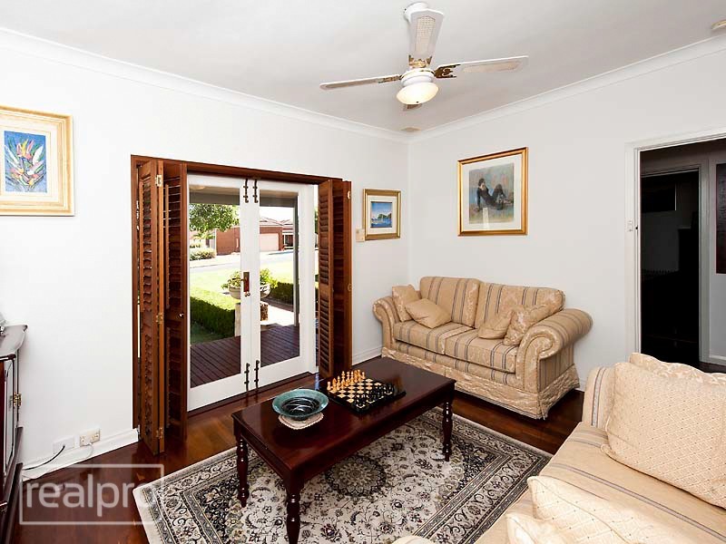 61 Cloister Avenue, Manning WA 6152