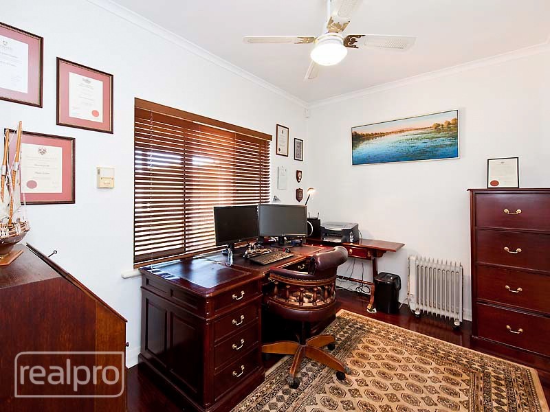 61 Cloister Avenue, Manning WA 6152