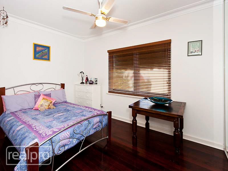 61 Cloister Avenue, Manning WA 6152