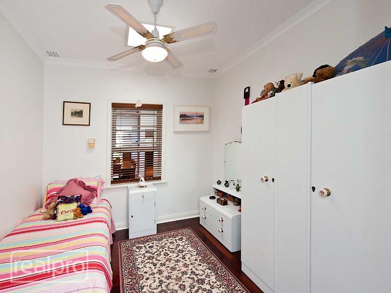 61 Cloister Avenue, Manning WA 6152