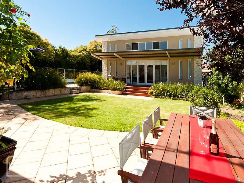 61 Cloister Avenue, Manning WA 6152