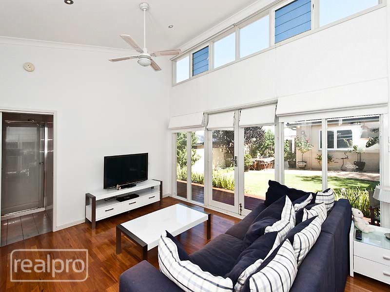 61 Cloister Avenue, Manning WA 6152