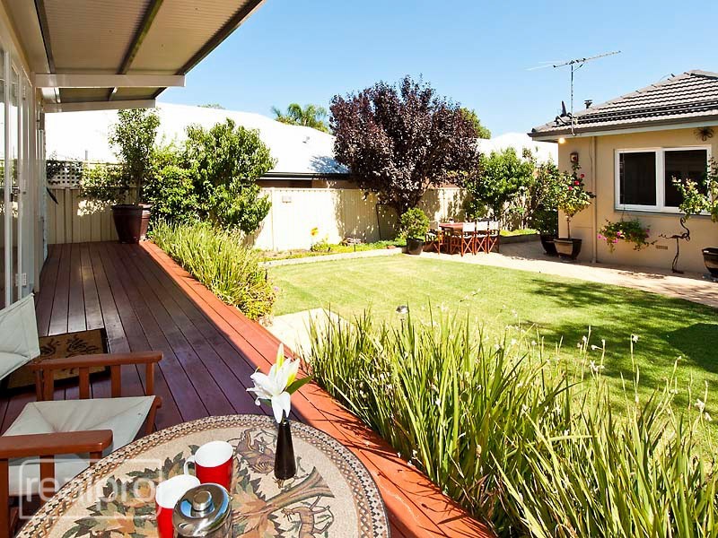 61 Cloister Avenue, Manning WA 6152