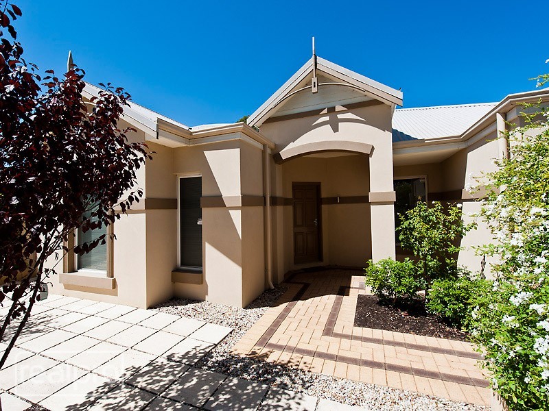 23 Bickley Crescent, Manning WA 6152