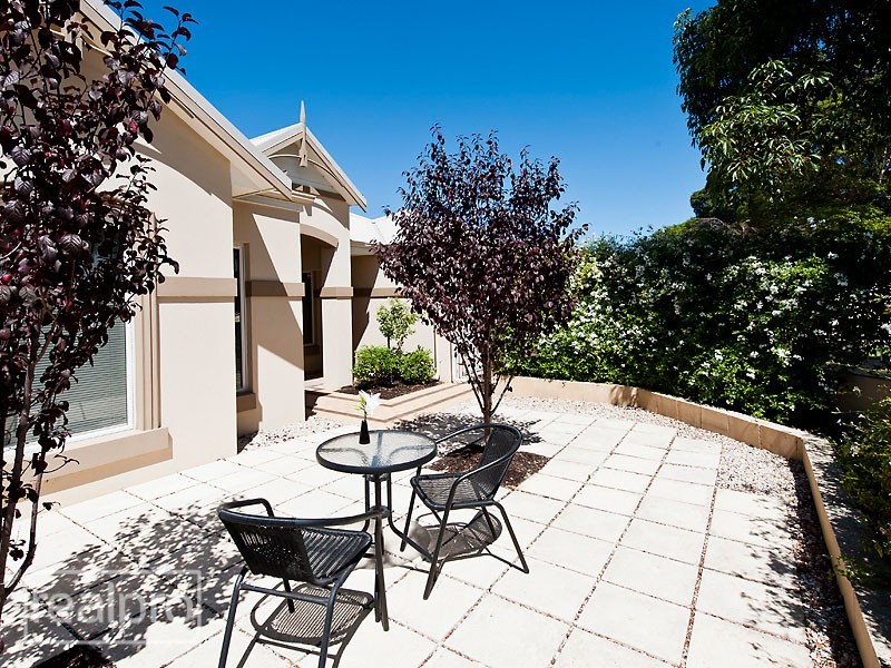 23 Bickley Crescent, Manning WA 6152