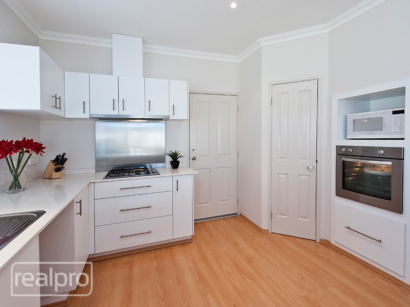 23 Bickley Crescent, Manning WA 6152