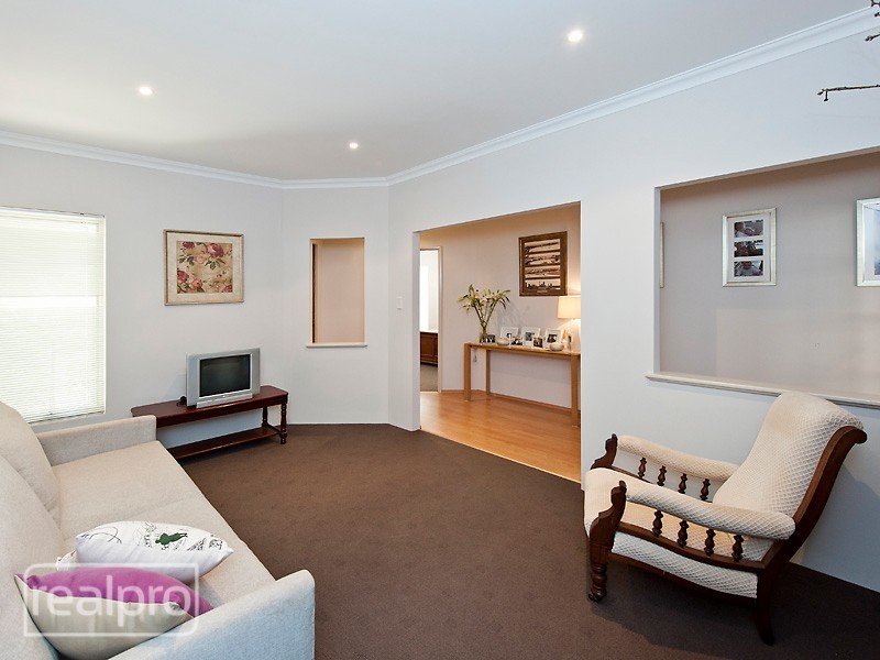 23 Bickley Crescent, Manning WA 6152