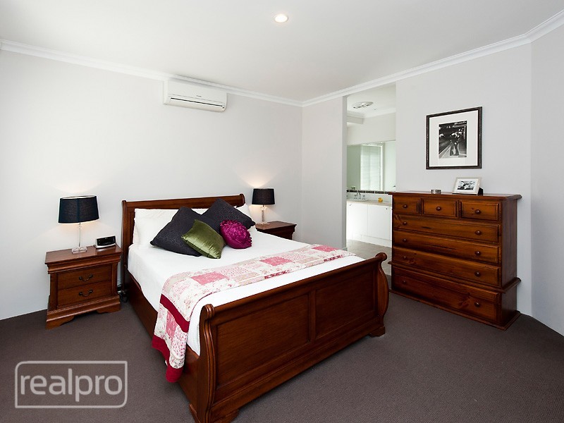 23 Bickley Crescent, Manning WA 6152