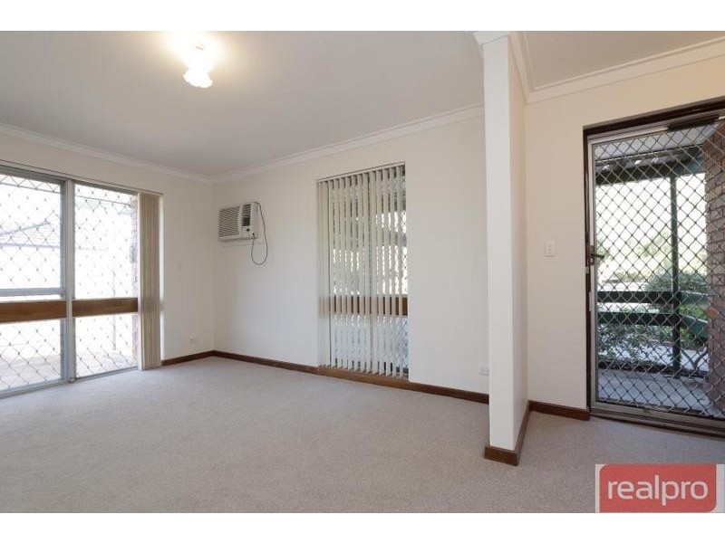 1/15 Edgecumbe Street, Como WA 6152