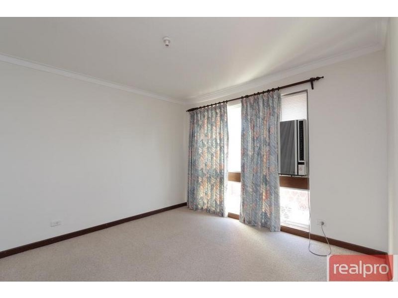 1/15 Edgecumbe Street, Como WA 6152