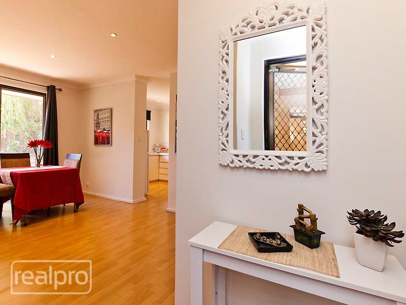 2/84 Clydesdale Street, Como WA 6152