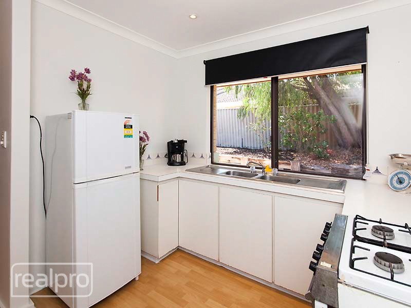 2/84 Clydesdale Street, Como WA 6152
