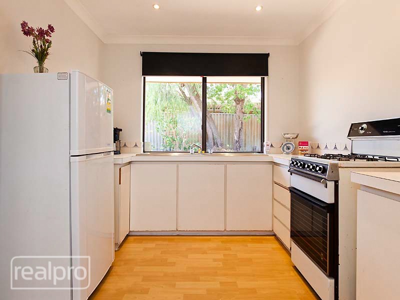 2/84 Clydesdale Street, Como WA 6152