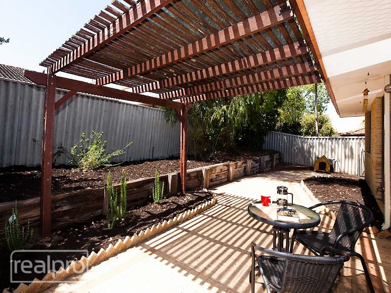2/84 Clydesdale Street, Como WA 6152