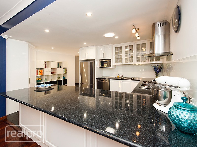 50A Hope Avenue, Manning WA 6152