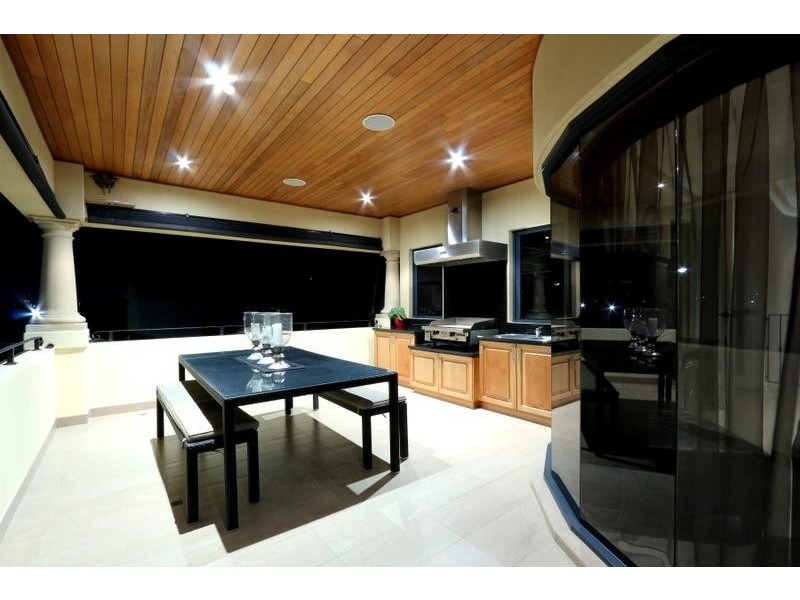 33 Howard Parade, Salter Point WA 6152