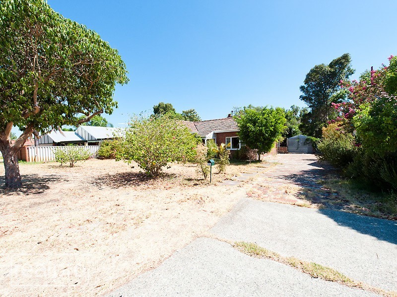 24 Pether Road, Manning WA 6152