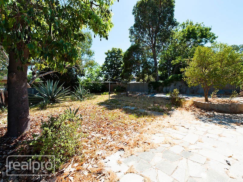 24 Pether Road, Manning WA 6152