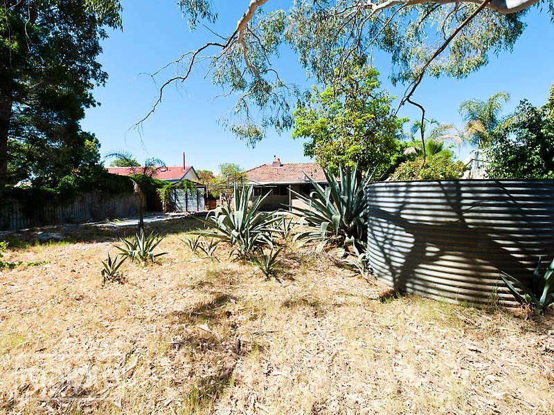 24 Pether Road, Manning WA 6152