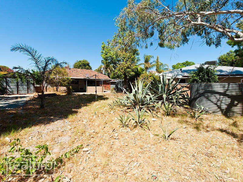 24 Pether Road, Manning WA 6152