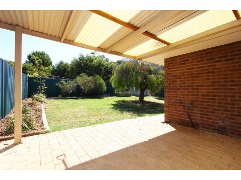 2/20 Plumridge Way, South Lake WA 6164