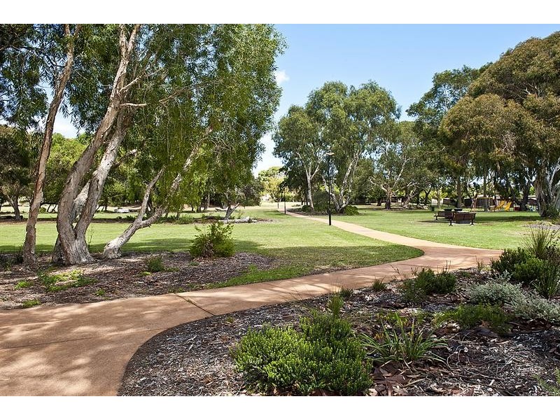 29 Bickley Crescent, Manning WA 6152