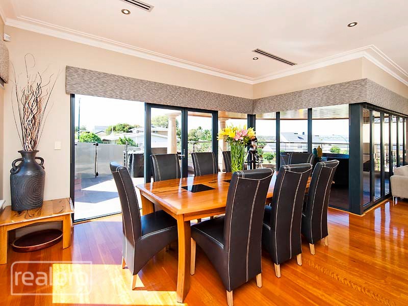 39 River Way, Salter Point WA 6152