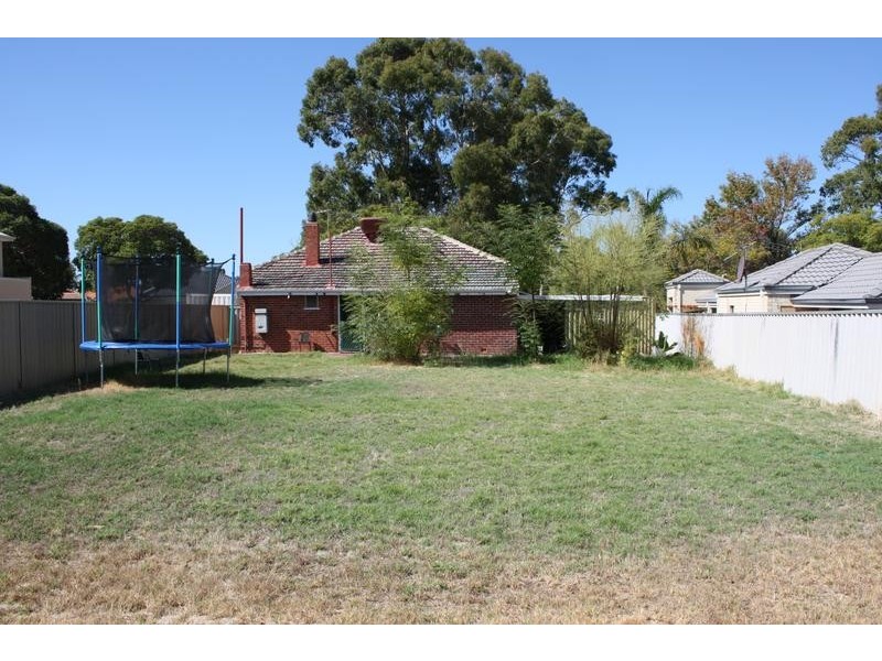 25 Cornish Crescent, Manning WA 6152