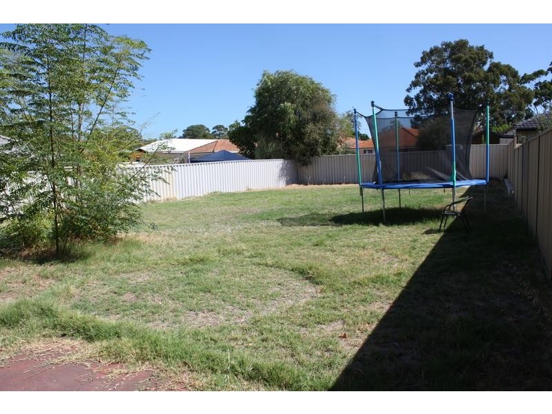 25 Cornish Crescent, Manning WA 6152