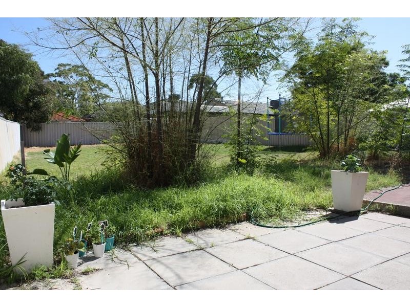 25 Cornish Crescent, Manning WA 6152