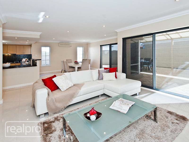 1/35 McDonald Street, Como WA 6152