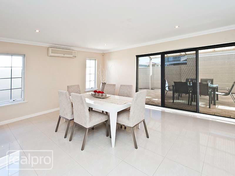 1/35 McDonald Street, Como WA 6152