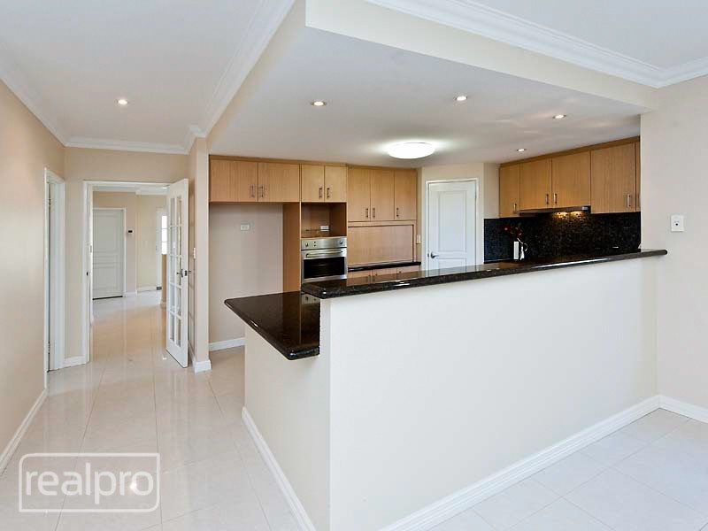 1/35 McDonald Street, Como WA 6152