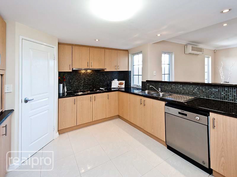 1/35 McDonald Street, Como WA 6152