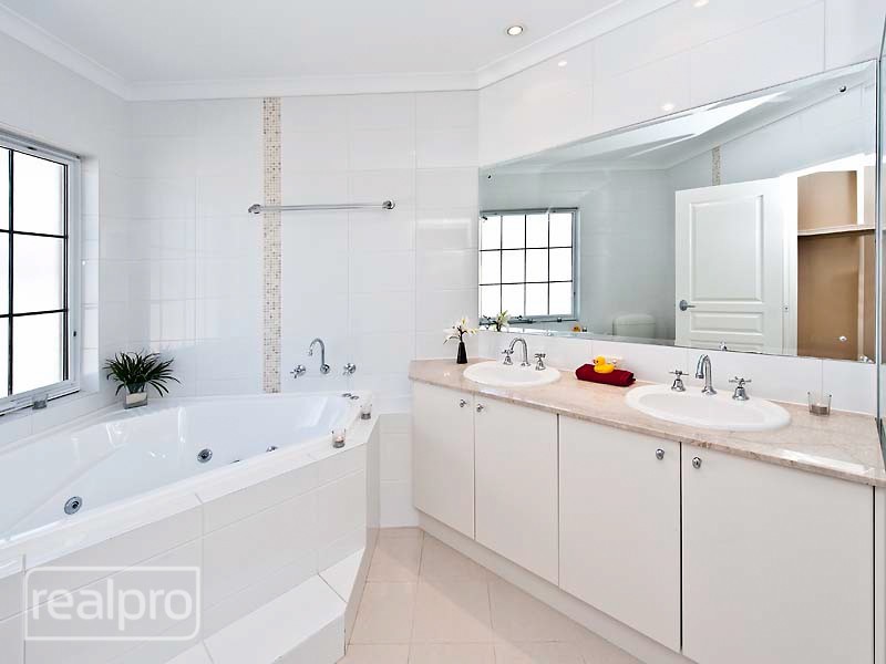 1/35 McDonald Street, Como WA 6152