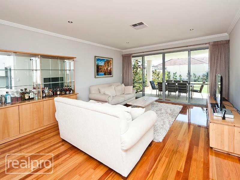 24A Hope Avenue, Manning WA 6152
