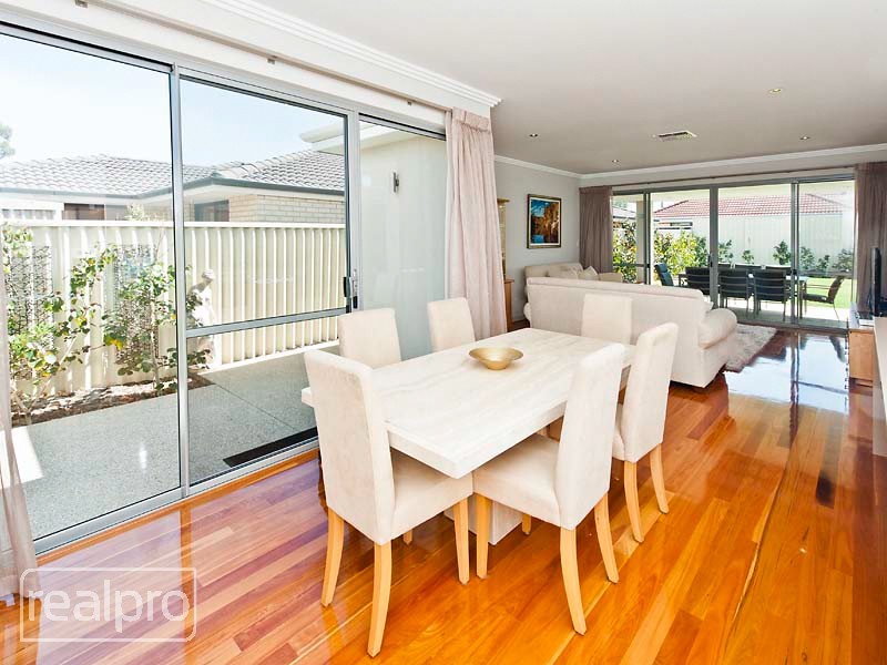 24A Hope Avenue, Manning WA 6152