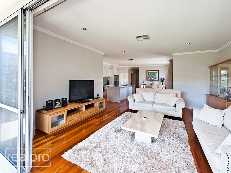 24A Hope Avenue, Manning WA 6152