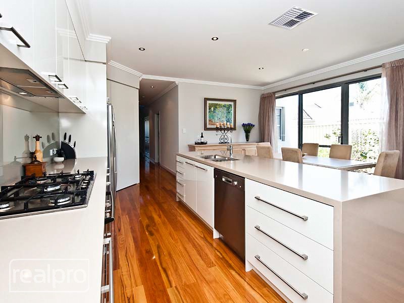 24A Hope Avenue, Manning WA 6152