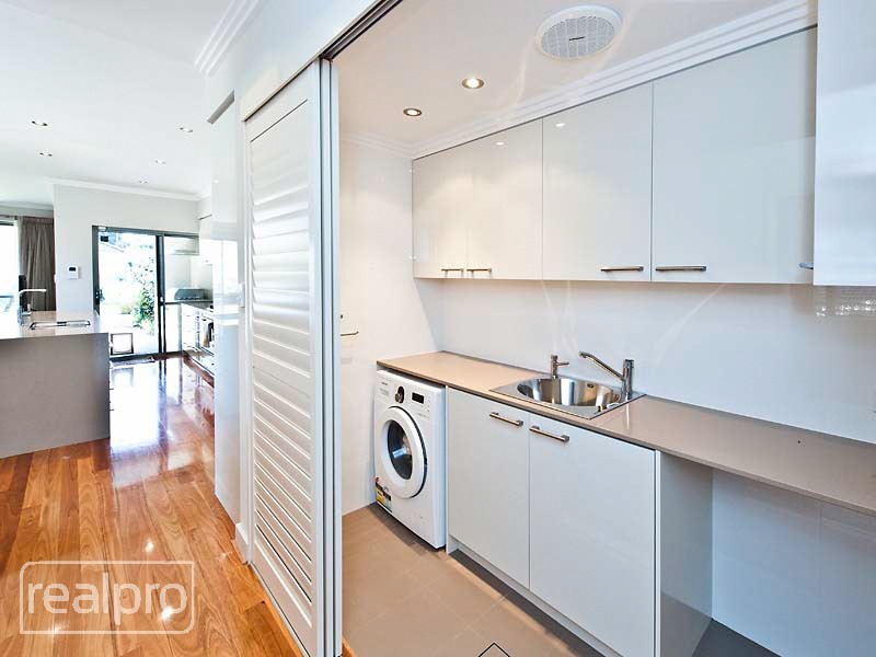 24A Hope Avenue, Manning WA 6152