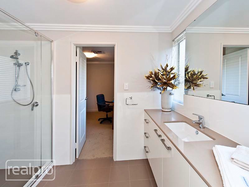 24A Hope Avenue, Manning WA 6152