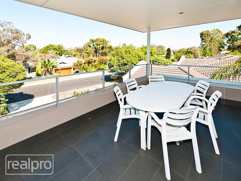 24A Hope Avenue, Manning WA 6152