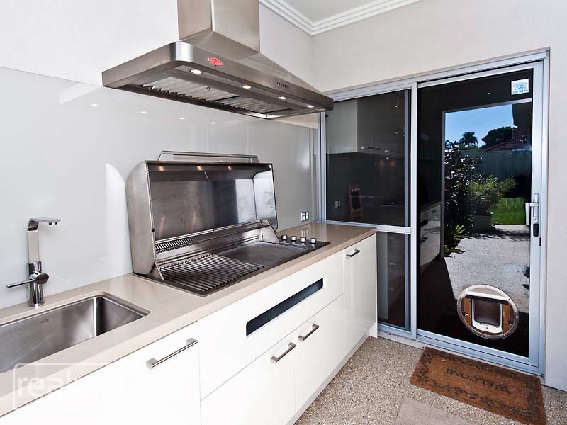 24A Hope Avenue, Manning WA 6152