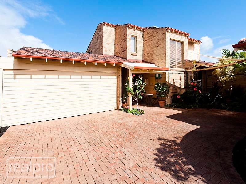 7B Unwin Crescent, Salter Point WA 6152