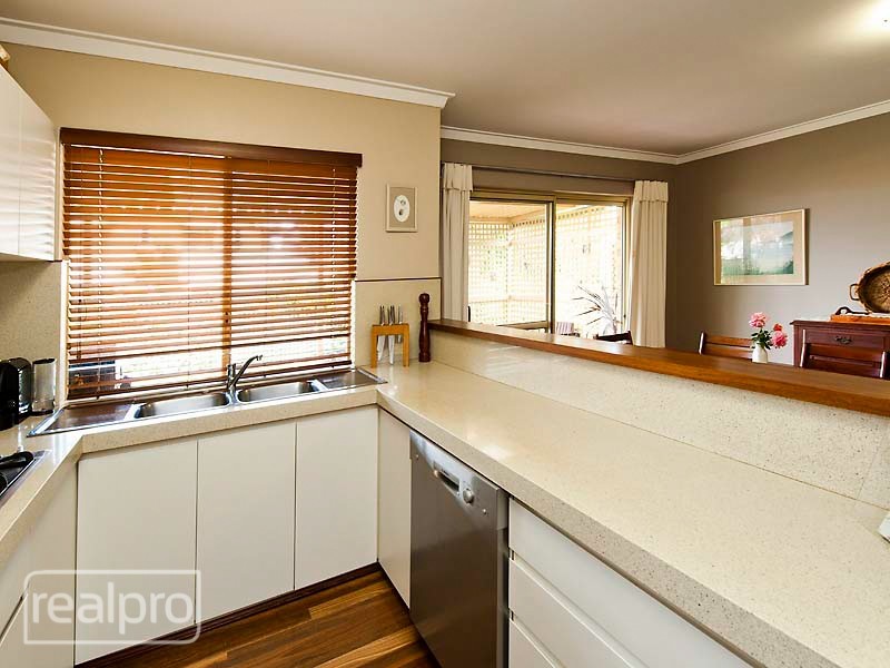 7B Unwin Crescent, Salter Point WA 6152